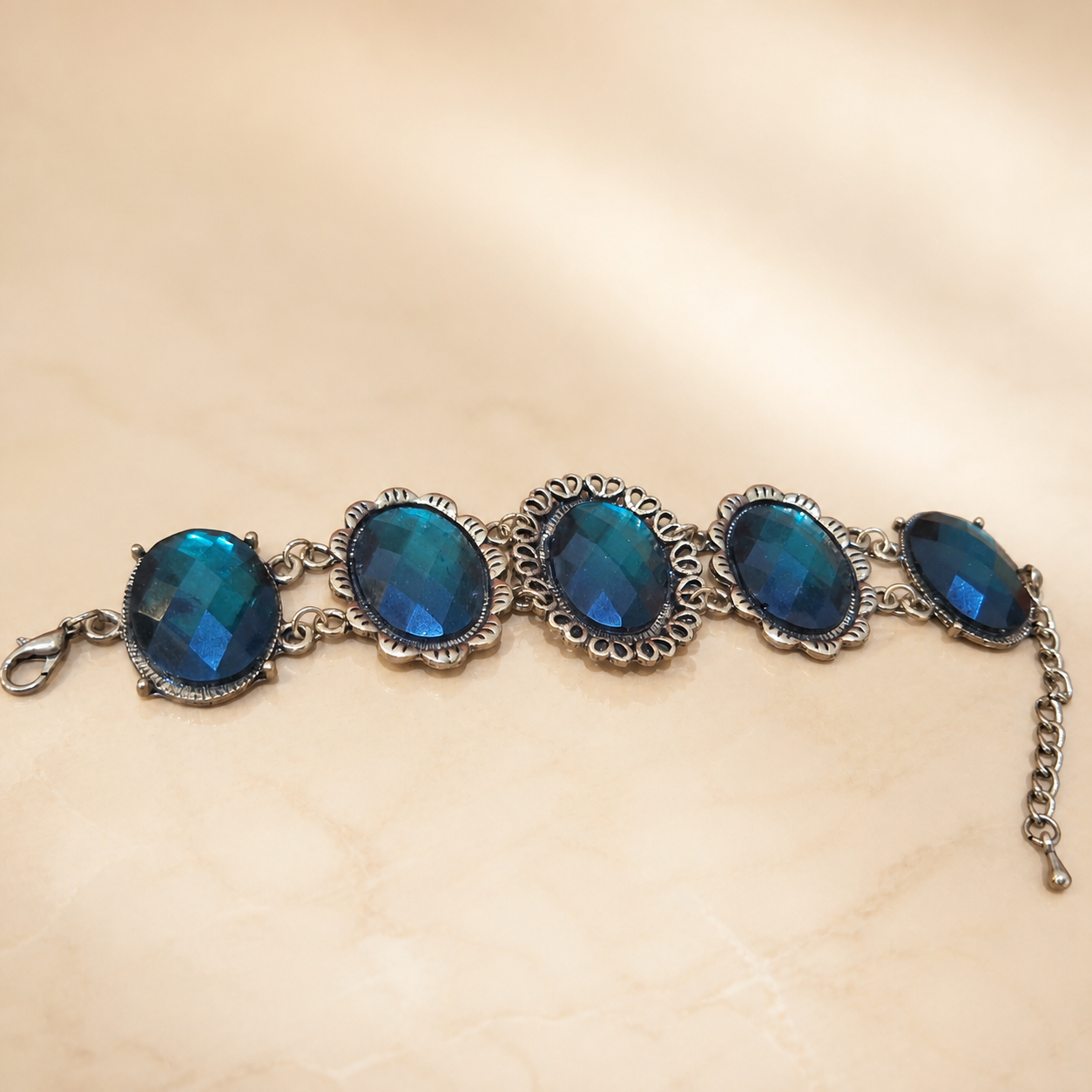 Pulseira com pedras azuis